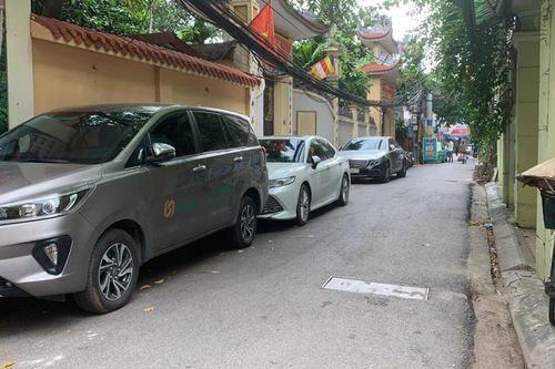 Ùn ứ giao thông vì lòng đường, vỉa hè bị lấn chiếm