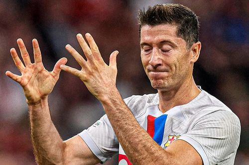 Barca trả giá vì sự phung phí của Lewandowski