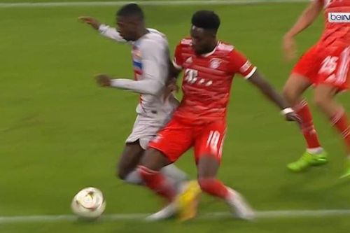 Cựu trọng tài Tây Ban Nha: 'Barca bị cướp quả phạt đền'