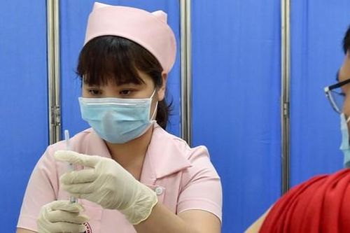 Dịch gia tăng, điểm danh 2 thành phố lớn có tỉ lệ tiêm vắc xin phòng COVID-19 thấp
