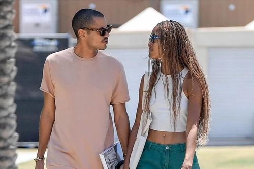 Malia Obama thân thiết với nhà sản xuất âm nhạc nhiều hơn 9 tuổi