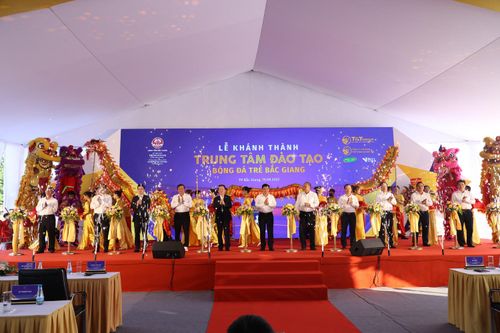 Hà Nội FC 'săn' Quang Hải, Văn Hậu mới ở Bắc Giang