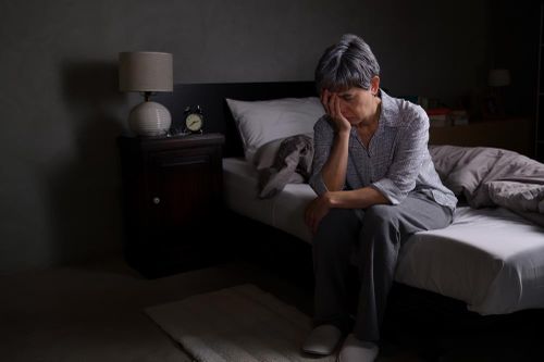 Điều hòa máu não giúp người lớn tuổi ngủ ngon, giảm đau đầu
