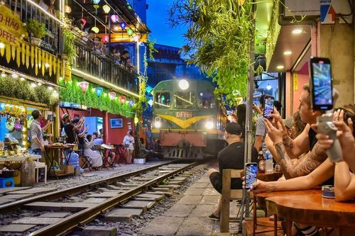 Cà phê đường tàu: Sản phẩm của thói bừa bãi, vô pháp luật