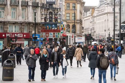 Hai cảnh sát bị đâm ở trung tâm thủ đô London