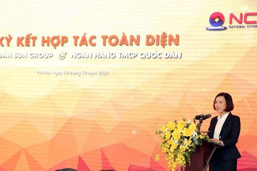'Ông lớn' xuất hiện, ngân hàng dồn dập tăng vốn