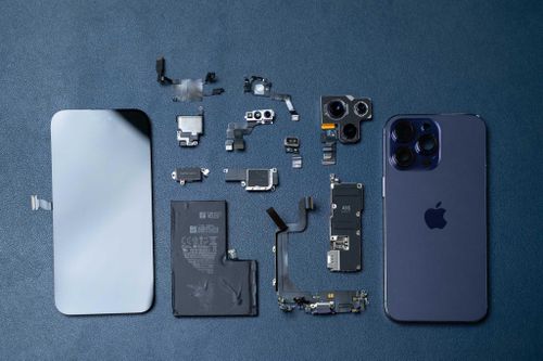 'Mổ xẻ' khám phá bên trong iPhone 14 Pro Max đầu tiên tại Việt Nam