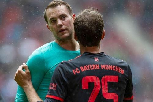 Neuer dứt điểm nhiều gấp đôi Mane trong trận thua Augsburg