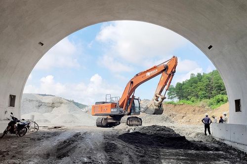 Lựa chọn nhà thầu đủ năng lực làm đường cao tốc bắc-nam