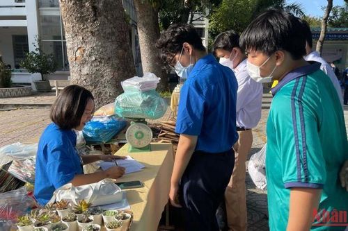 Chương trình 'Sạch môi trường-trao yêu thương' năm 2022