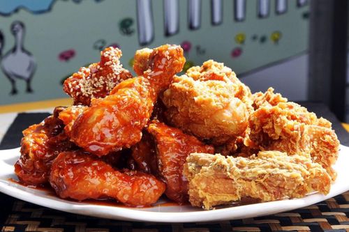 Cuộc chiến gà rán ở Hàn Quốc chưa có hồi kết