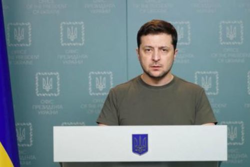Đồng minh cảnh báo rủi ro, Tổng thống Ukraine Zelensky thề không bỏ cuộc