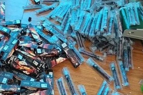 Phát hiện hàng nghìn thuốc lá điện tử nghi làm giả