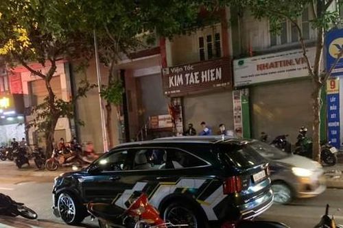 Công an Hà Nội truy tìm tài xế ô tô gây tai nạn liên hoàn trong đêm rồi bỏ trốn