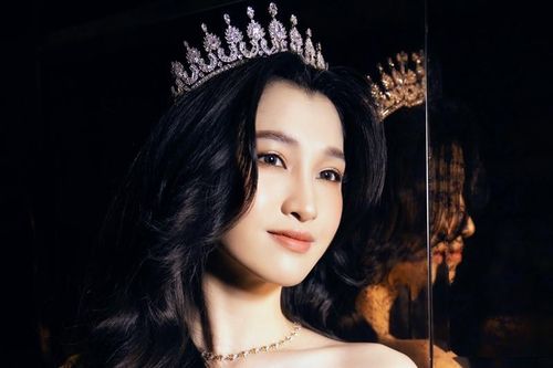 Á hậu Phương Nhi khỏe vẻ đẹp 'thần tiên tỷ tỷ' chúc mừng Hà Kiều Anh