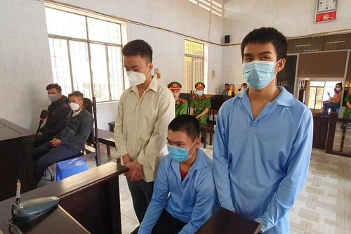 2 anh em sinh đôi lãnh án vì mang hung khí đi 'giải cứu' em trai