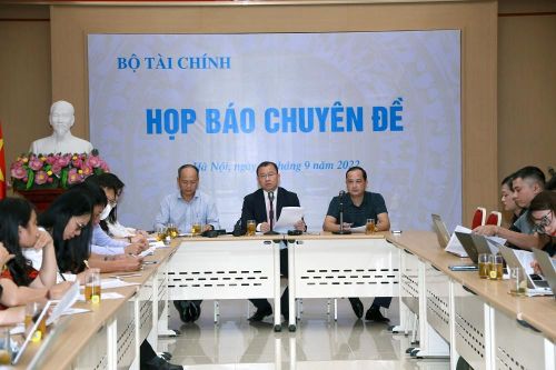 Giám sát chặt chẽ việc tuân thủ pháp luật trong chào bán, giao dịch trái phiếu doanh nghiệp