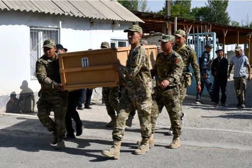 Xung đột biên giới Tajikistan-Kyrgyzstan: Gần 100 người thiệt mạng