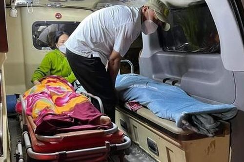 Đi mò tôm cá, 2 nữ sinh trượt chân ngã xuống đầm tôm chết đuối