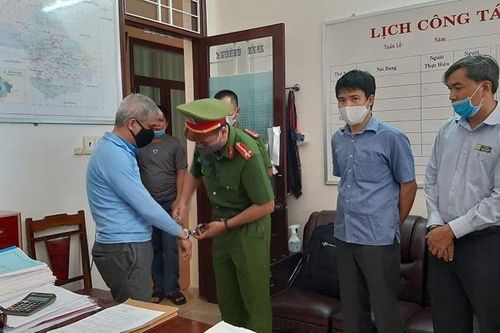 Nguyên Giám đốc Sở Y tế Đắk Lắk và 15 thuộc cấp 'dính' vòng lao lý vì sai phạm đấu thầu thuốc