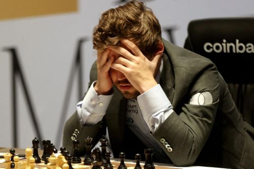 Đối thủ quá khó với vua cờ Carlsen