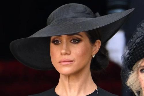 Nghịch lý Meghan Markle