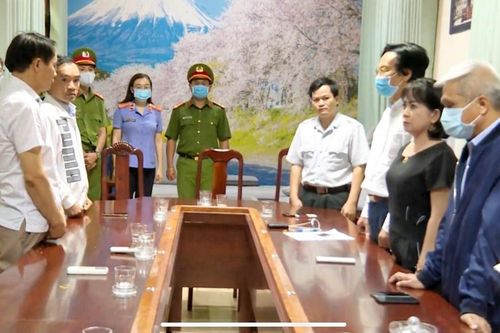 Truy tố nguyên Giám đốc Sở Y tế Đắk Lắk và 15 cán bộ vì sai phạm trong đấu thầu thuốc