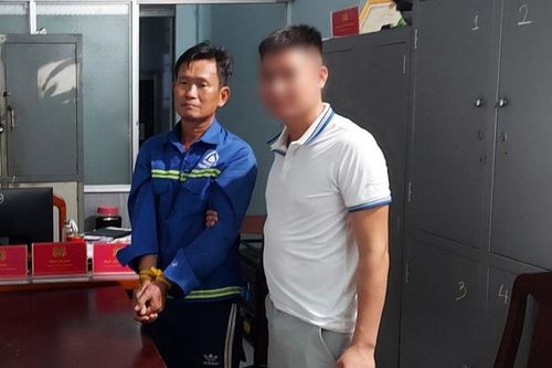 Bắt kẻ giết người trốn nã 26 năm dưới tên của em trai