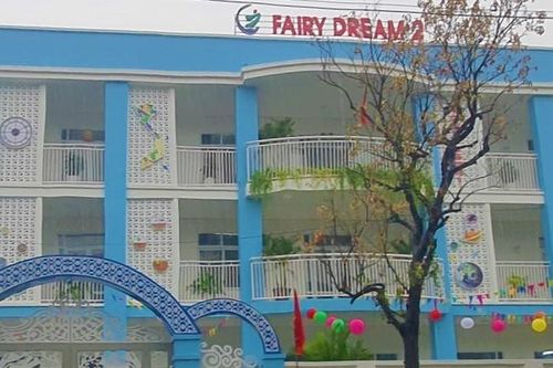 Cô giáo mầm non dùng gai bưởi châm vào tay và lưng trẻ