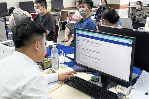 Thí sinh tham gia xét tuyển đại học có cơ hội được nhận xe Vespa