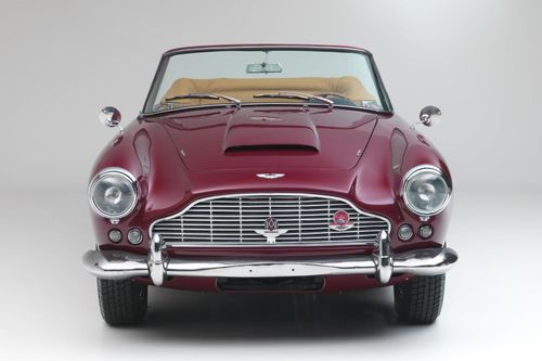 Xe cổ Aston Martin DB4 Convertible đời 1962 được bán đấu giá