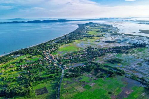 Một ngày làm ngư dân ở biển xanh Móng Cái: Săn hải sản ăn liền, đạp xe giữa hàng dương