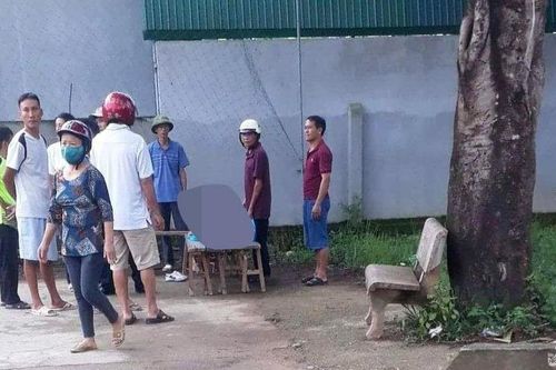 Người đàn ông đột quỵ qua đời trên sân đấu bóng chuyền hơi