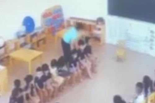 Vụ cô giáo dùng gai bưởi đâm 9 bé 4 tuổi: Nước mắt uất ức của các bậc phụ huynh