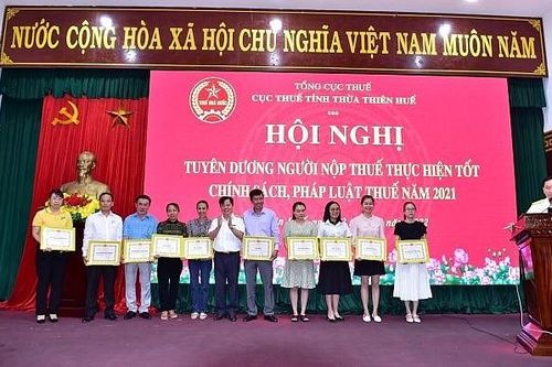 Cục Thuế Thừa Thiên Huế tuyên dương người nộp thuế năm 2021