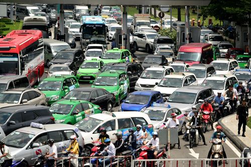 'Bí kíp' bắt taxi nhanh ở Tân Sơn Nhất giờ cao điểm