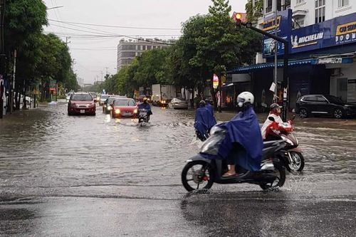 Nghệ An tập trung ứng phó với mưa lớn, ngập lụt và sạt lở đất