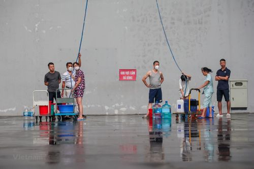 Cuộc sống chung cư đảo lộn vì lại có trục trặc ở Nhà máy nước Sông Đà
