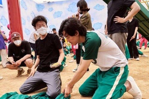 Vu Chính làm 'Trò chơi con mực' phiên bản cổ trang