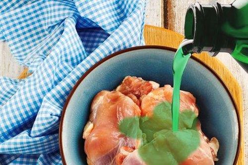 FDA đưa ra cảnh báo trước trào lưu nấu gà cùng thuốc cảm, thuốc ho