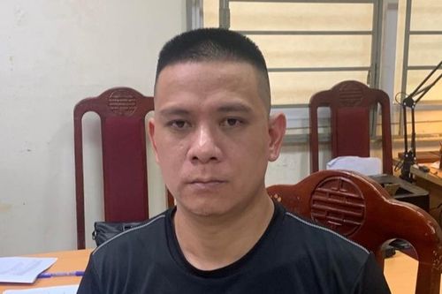 Khởi tố, bắt giam hung thủ và tài xế taxi trong vụ nam thanh niên bị tình địch đâm trên phố Láng Hạ