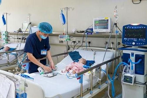 Bệnh viện ở Hà Nội một ngày 150 trẻ nhập viện vì Adenovirus, Bộ Y tế cảnh báo gì?