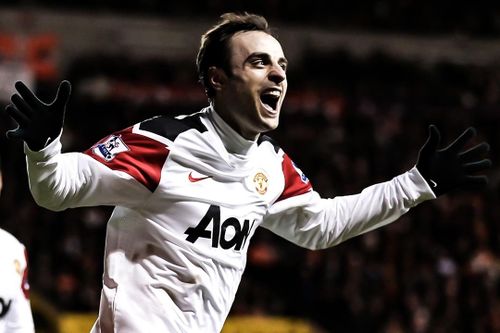 Berbatov và cú demi-volley tung lưới đội Huyền thoại Liverpool