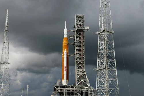 Bão Ian khiến NASA lại lỡ hẹn với Mặt Trăng