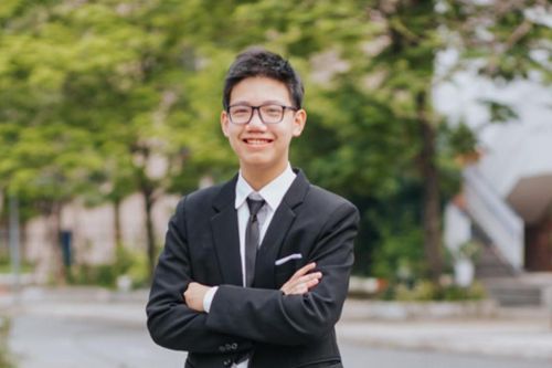 Thủ khoa lớp 10 Hà Nội được phong kiện tướng cờ vua thế giới