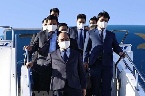 Chuyến bay thương mại chở Chủ tịch nước tới Tokyo dự Quốc tang ông Abe