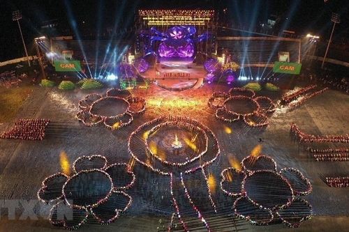 Chương trình nghệ thuật 'Xòe Thái - Tinh hoa miền di sản'