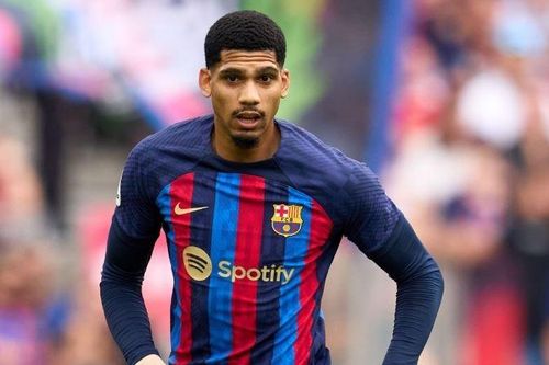 FIFA phải bồi thường cho Barca