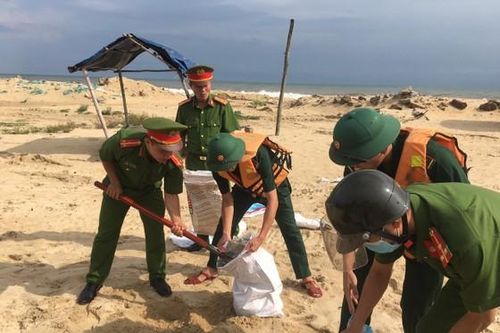 Lực lượng vũ trang Thừa Thiên-Huế tỏa xuống cơ sở giúp dân chống bão