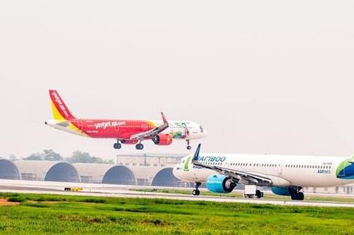 Thêm 5 sân bay tạm ngừng khai thác, hàng trăm chuyến bay bị hủy do bão số 4